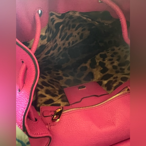 Stunning Barbie Pink Leather Dolce & Gabbana Backpack with gold hardware - Picture 11 of 12